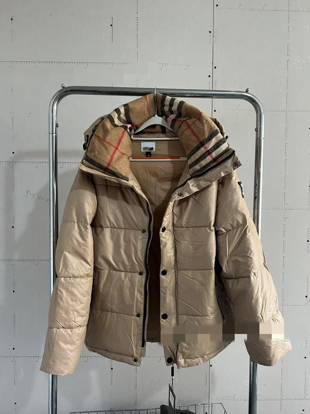 Burberry浅棕色 Burberry浅棕色